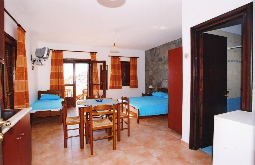 Efterpi Apartment Мирина Стая снимка