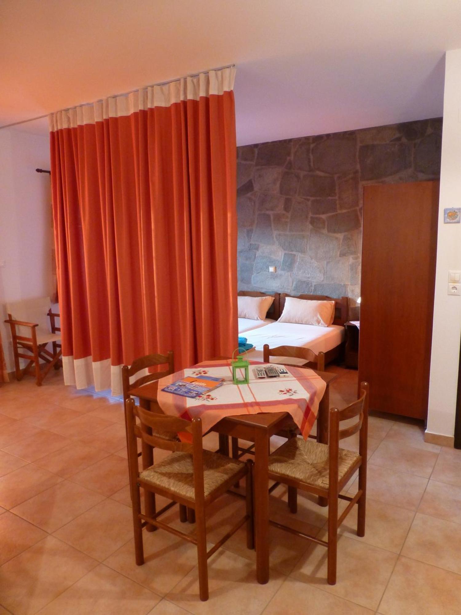 Efterpi Apartment Мирина Екстериор снимка