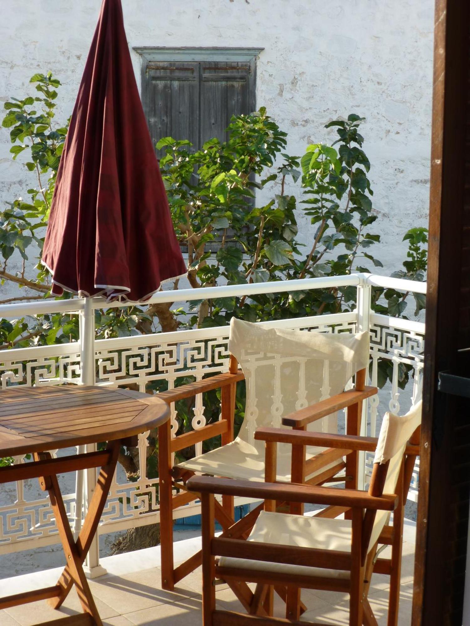 Efterpi Apartment Мирина Екстериор снимка