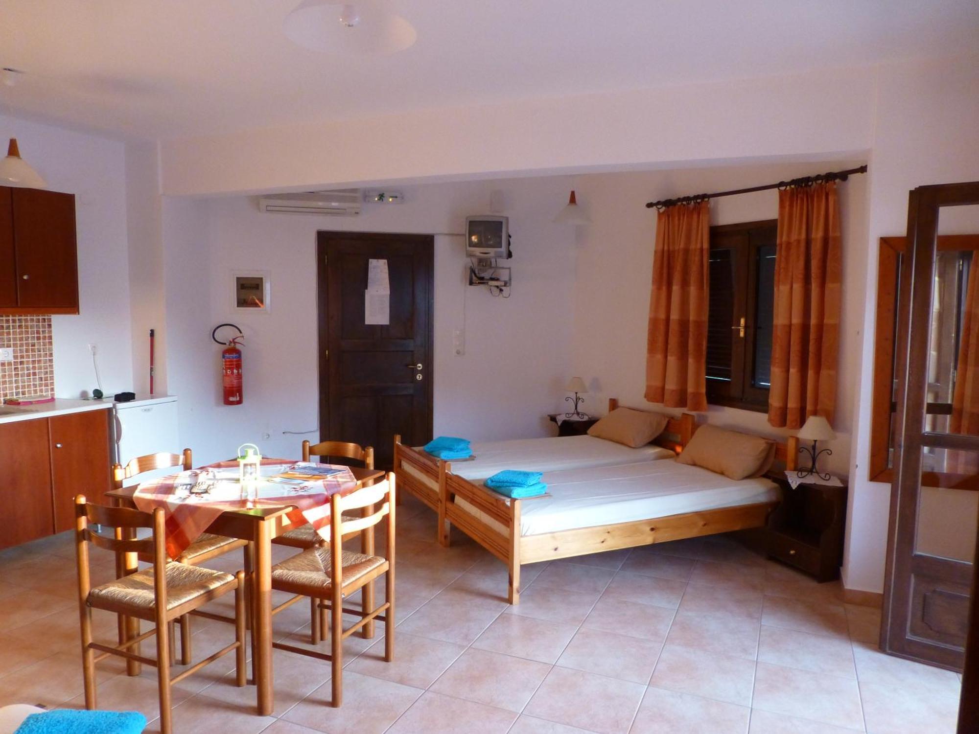 Efterpi Apartment Мирина Екстериор снимка