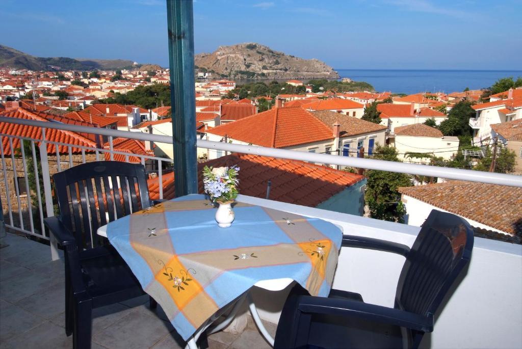 Efterpi Apartment Мирина Стая снимка